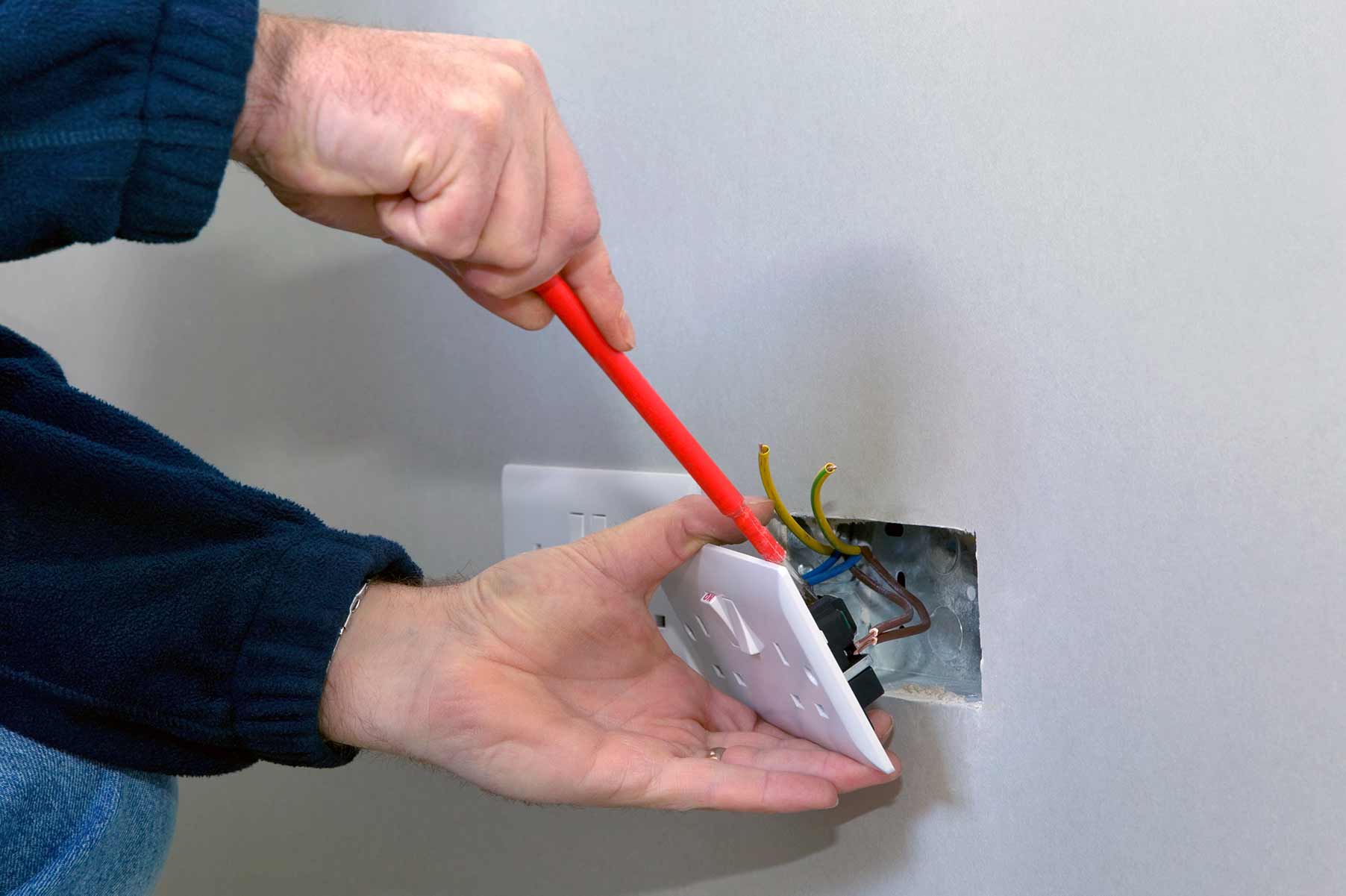 Our electricians can install plug sockets for domestic and commercial proeprties in White City and the local area. 